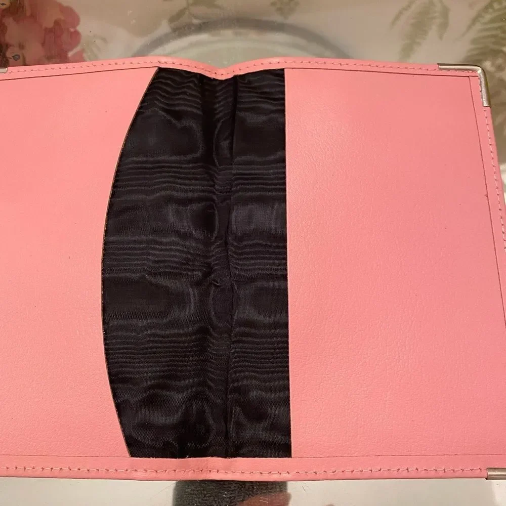 Lila Paws Pet Passport Holder - 5x7 pink faux leather , NWOT
